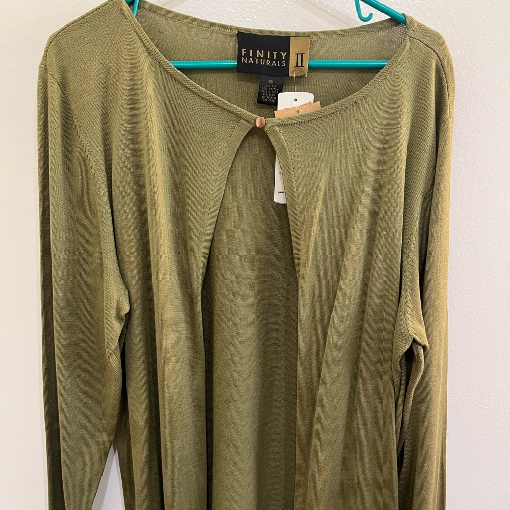 Finity Naturals II NWT Green Cardigan with Paisley Design